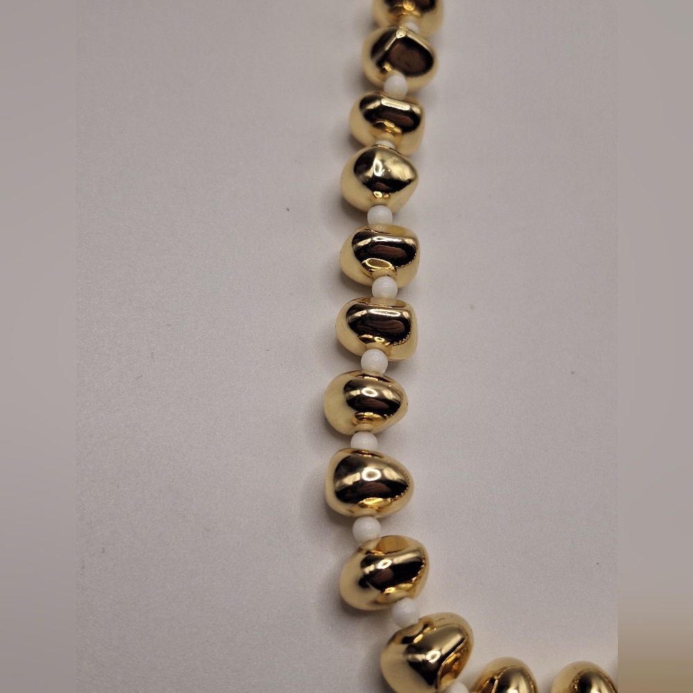 Gold Tone Beaded Necklace Classic Statement NWT - Picture 4 of 4